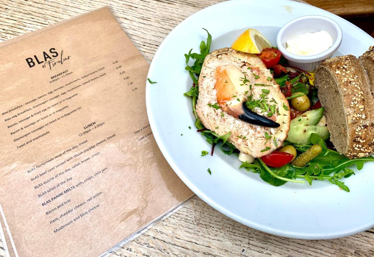 Blas At Fronlas Cafe - The Heart Of Newport Newport  Exteriér fotografie